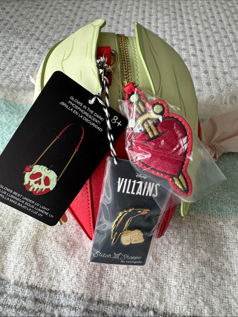 Loungefly Evil Queen Poison Apple Crossbody - Red & Pale Green Glow - Picture 2 of 6